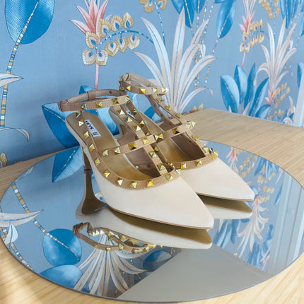 Décolleté con cinturino