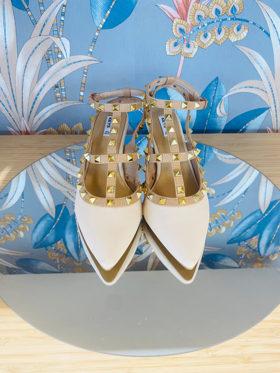 Décolleté con cinturino