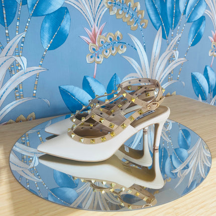 Décolleté con cinturino