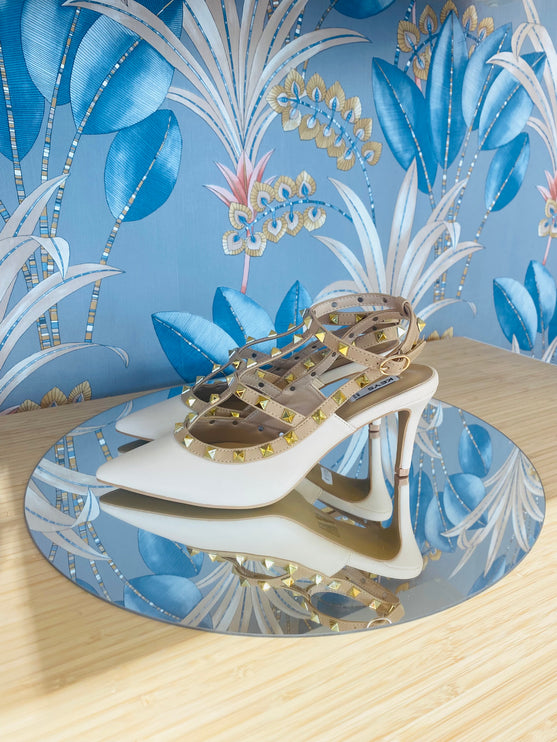 Décolleté con cinturino