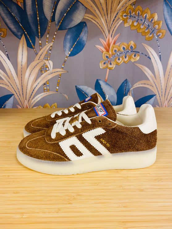 Sneakers back70